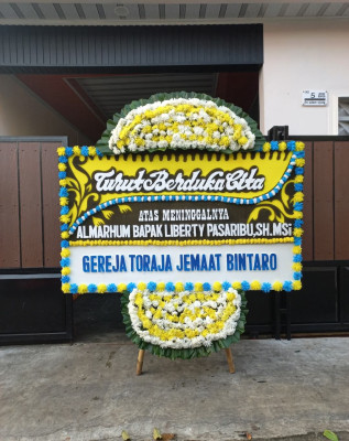 Papan Bunga Duka di Kanggime