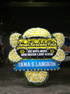 Papan Bunga Duka di Kanggime